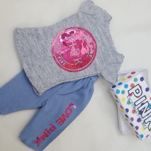 Barbie Clothes - Picture 2 of 3